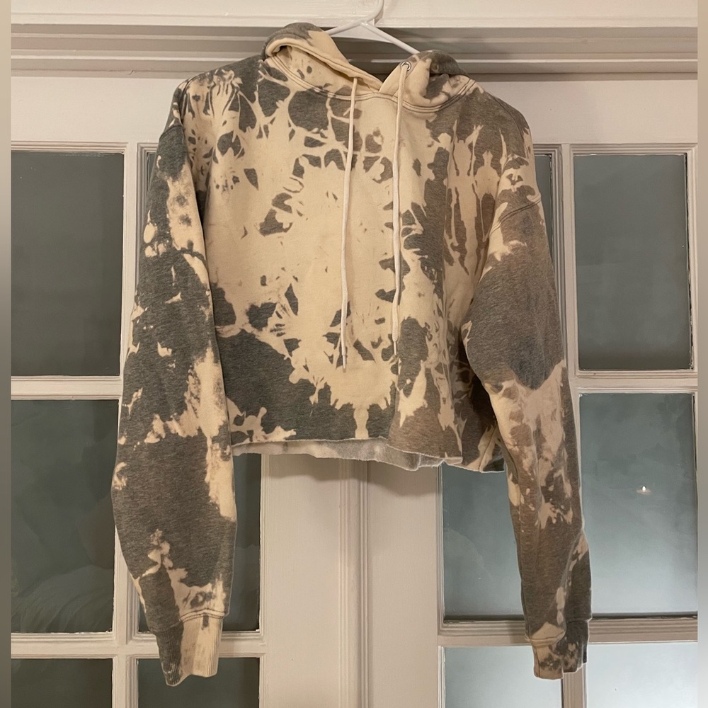 Cropped tie die hoodie